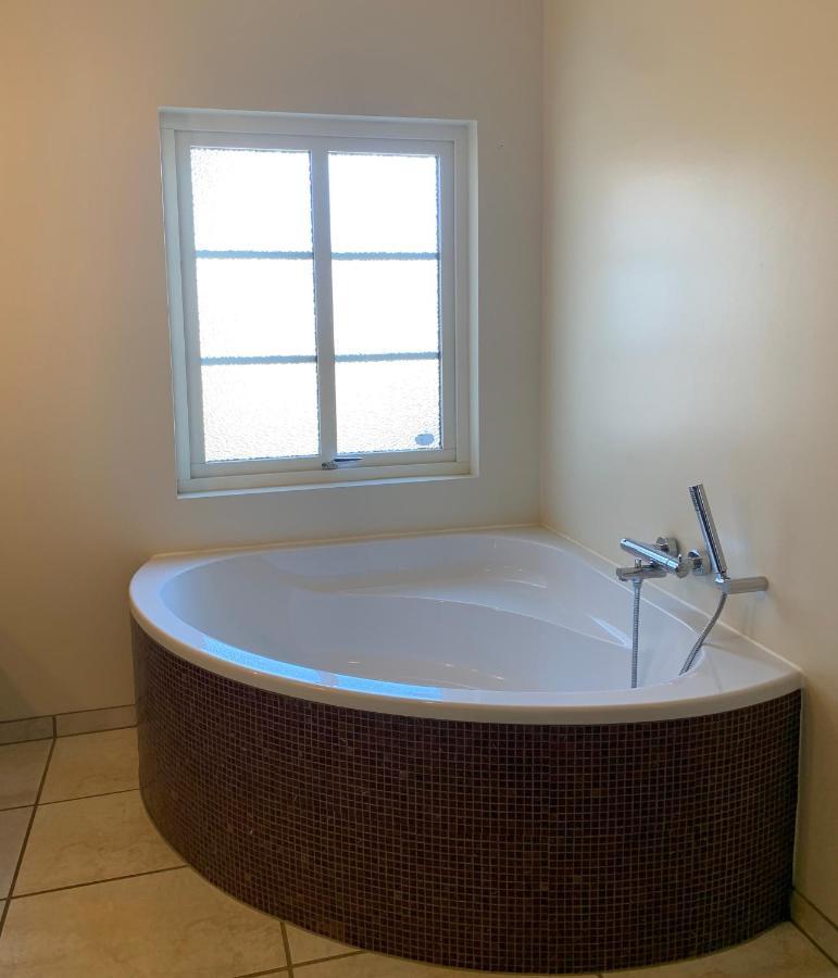 Hvammur 2 Guesthouse Red House Блондуос Екстериор снимка