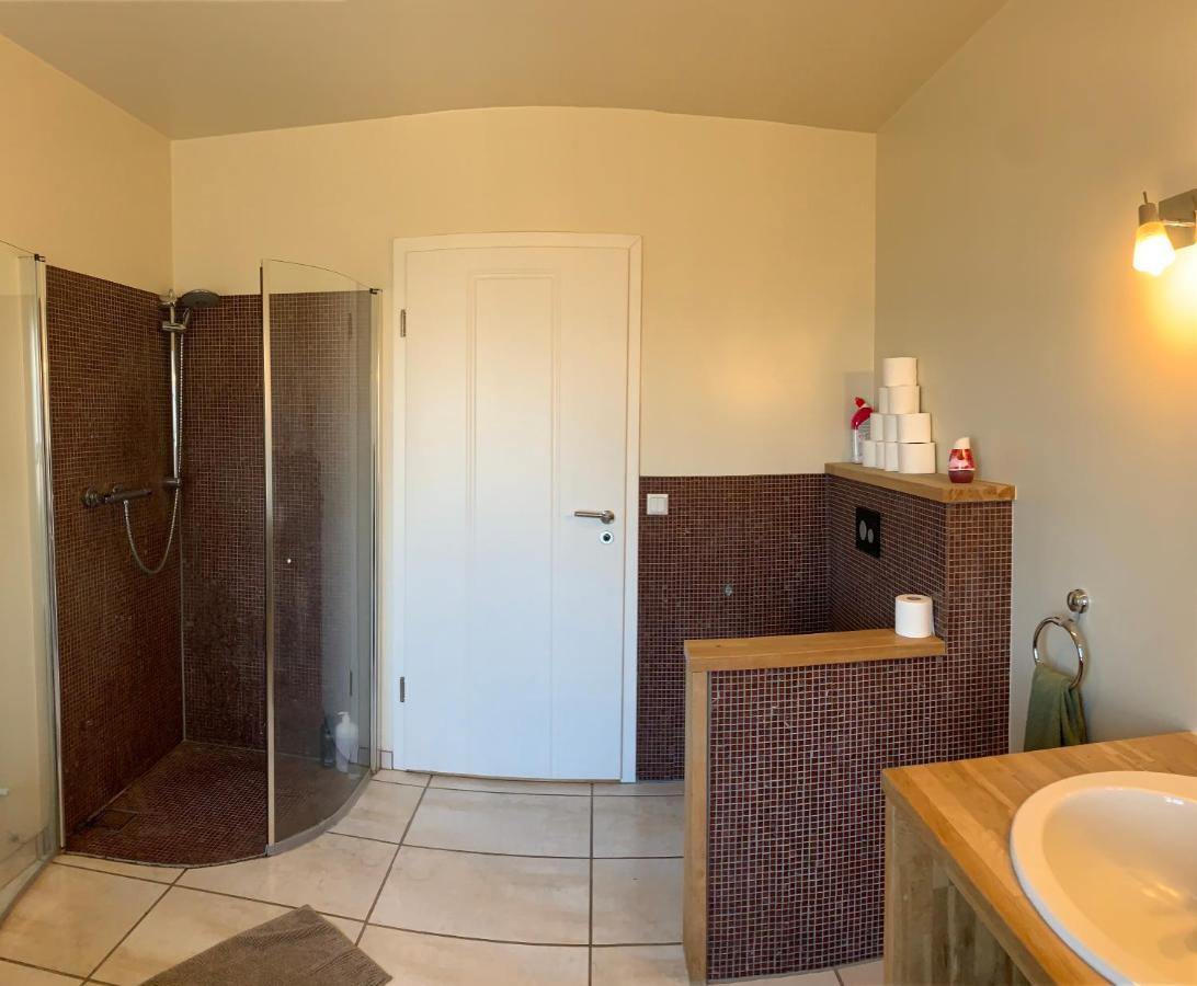 Hvammur 2 Guesthouse Red House Блондуос Екстериор снимка