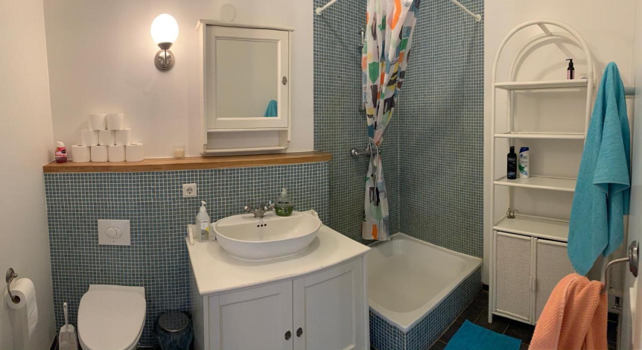 Hvammur 2 Guesthouse Red House Блондуос Екстериор снимка