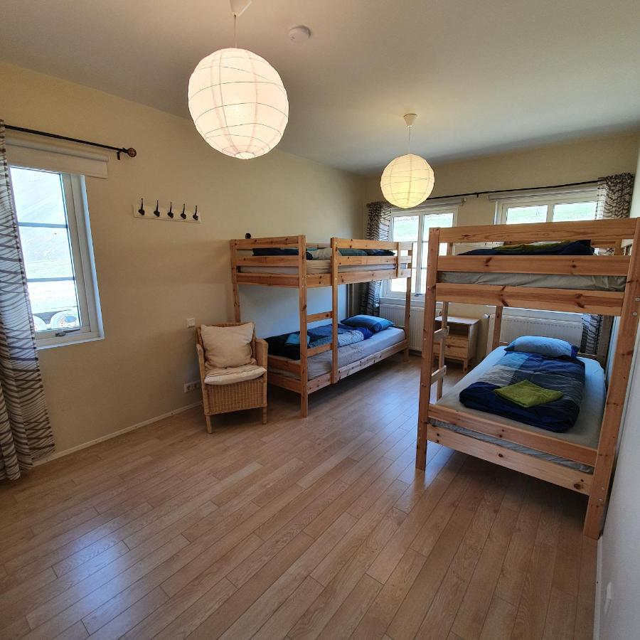 Hvammur 2 Guesthouse Red House Блондуос Екстериор снимка