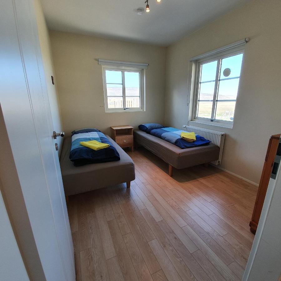 Hvammur 2 Guesthouse Red House Блондуос Екстериор снимка