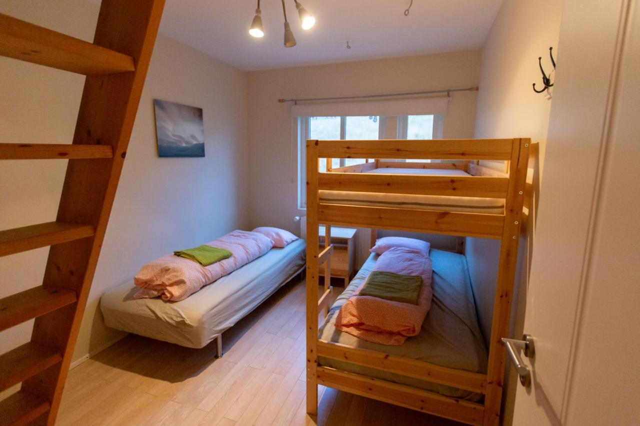Hvammur 2 Guesthouse Red House Блондуос Екстериор снимка